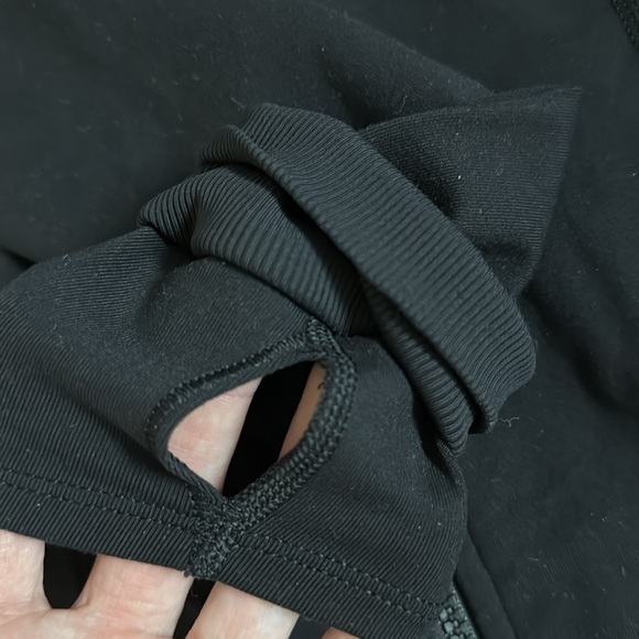 Lululemon Daily Practice Jacket in black - Picture 5 of 12